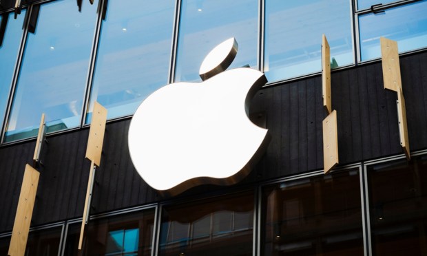 Apple Tops a Billion Subscribers as Services Climb to Record Revenue